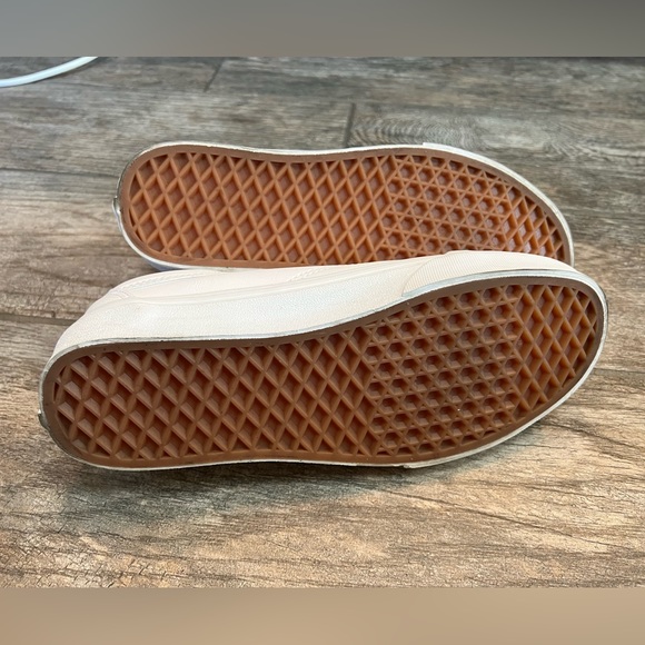 Vans Old Skool Classic Tumble Shoe - Picture 5 of 7